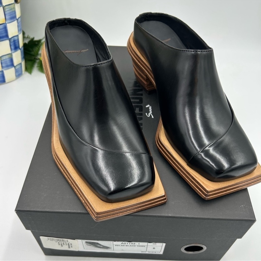 Women’s Sunni Sunni stacked heel mule size 6, made in Portugal